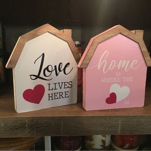 Valentine’s Day Wood House Sign Table Desk Decor Farmhouse Cottage White Pink